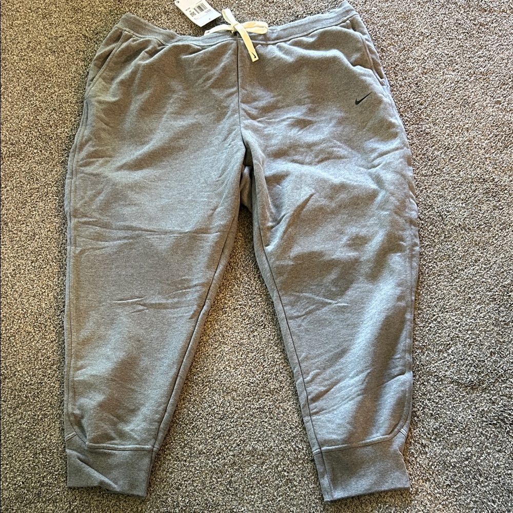 Nike Women’s Light Gray Sweatpants